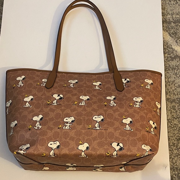 Coach X Peanuts Snoopy City Tote Bag. Limited Edition. EUC. - Picture 13 of 16